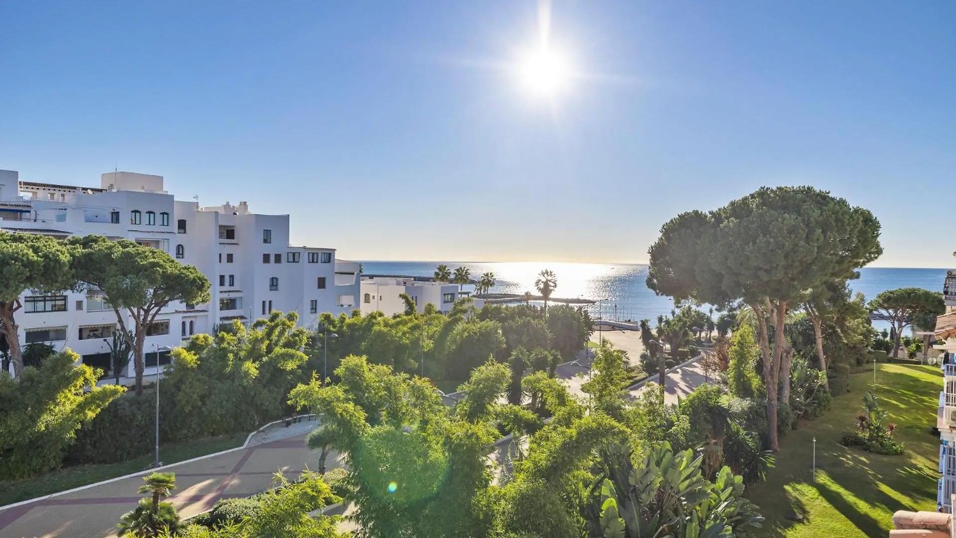 Lägenhet 2 Bedroom Apartment, With Sea Views, In Puerto Banus Marbella