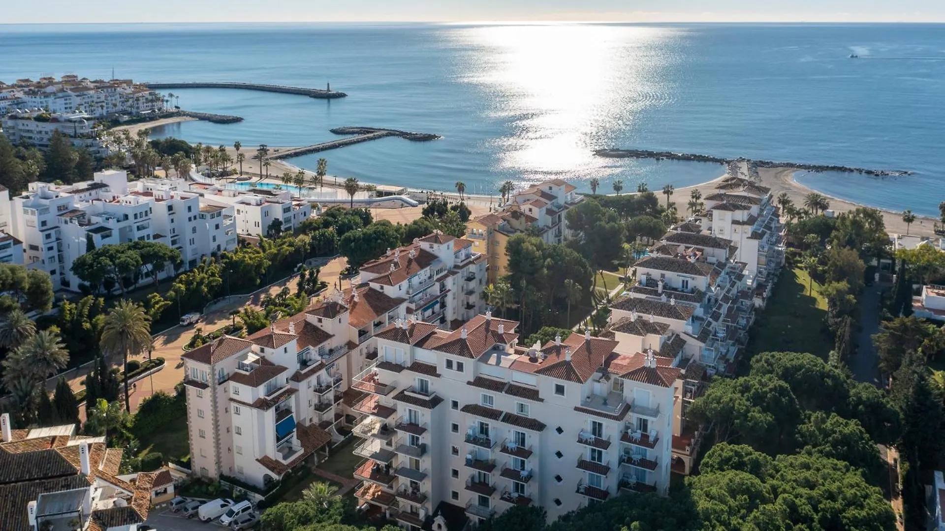 Apartment 2 Bedroom Apartment, With Sea Views, In Puerto Banus Marbella